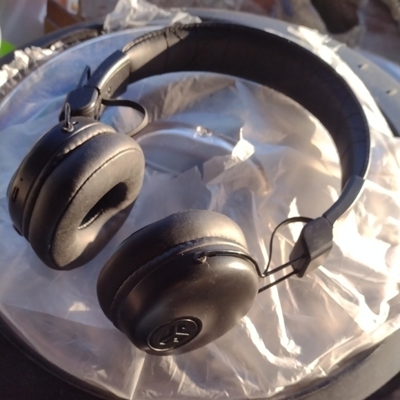 JLAB Studio Pro Black Wireless Headphones NWOT - Picture 1 of 2